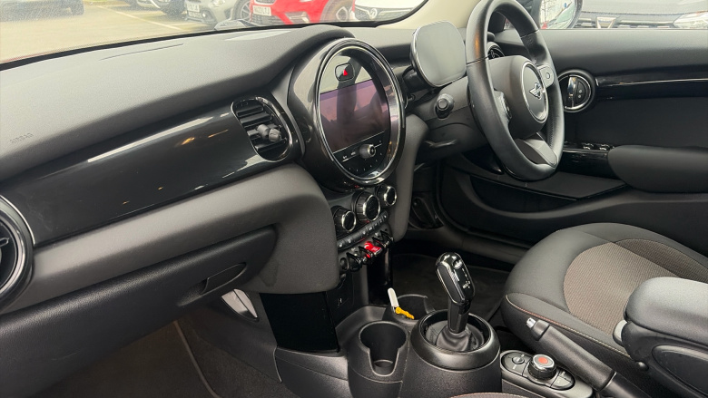 MINI Hatchback 1.5 Cooper Classic 5dr Auto Petrol Hatchback